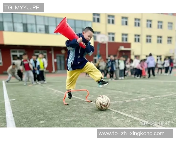 小学生足球舞蹈融合创新活动探索促进身心健康与团队合作能力提升